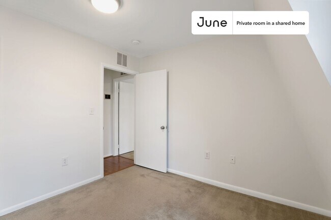 Photo - Room in Shared 5 bed/2 bath home Unit 2C