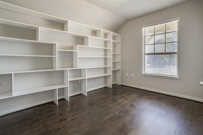 Photo - 7108 Garnet Mill Ln
