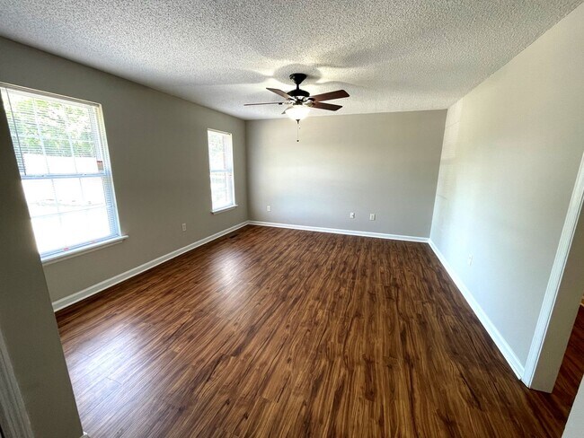 Photo - 1022 Cherry Hills Ct Unit A