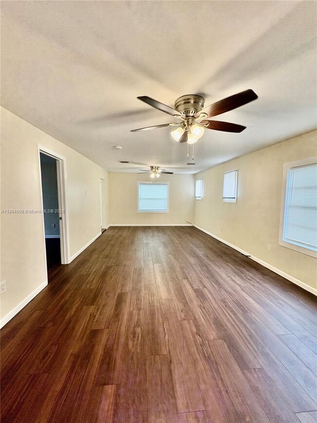Photo - 702 50th St Unidad 1