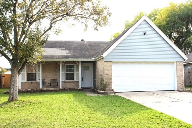 Building Photo - 805 Willow Creek Dr