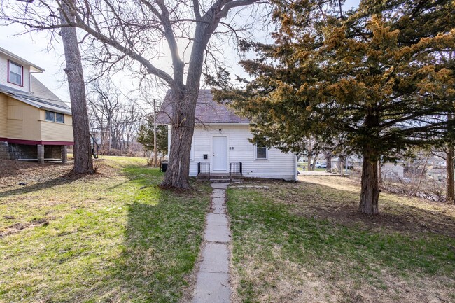 Quaint 2BD/1BA Single-Family Home - Quaint 2BD/1BA Single-Family Home