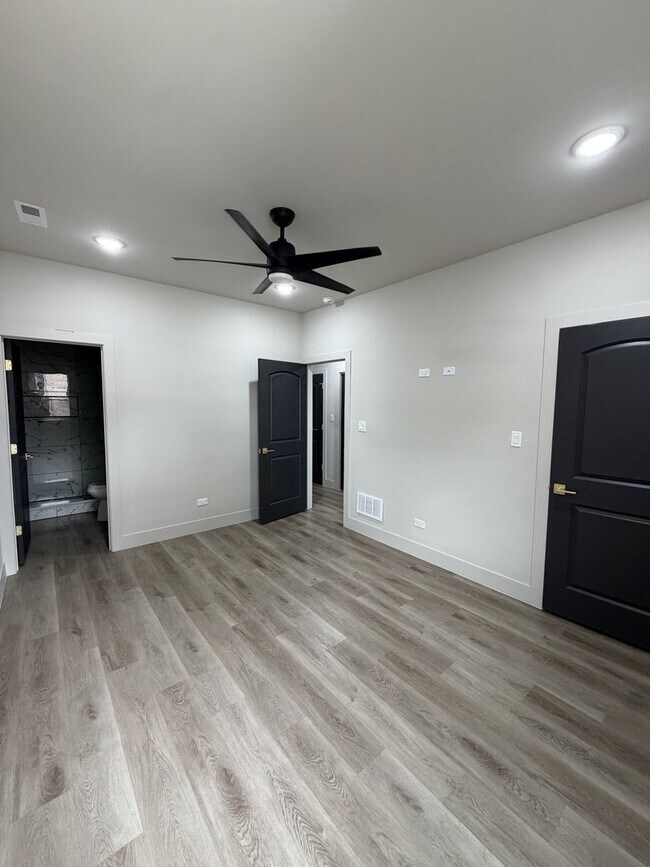 Photo - 6603 S Langley Ave Unit 2