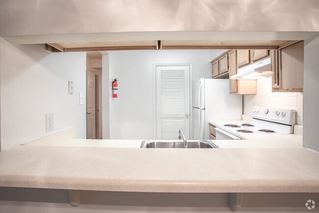 2BR,1BA,-820SF, The River Birch