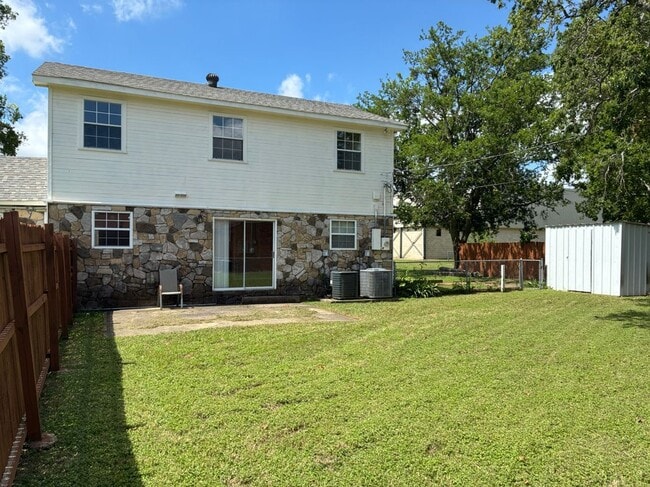 Photo - 406 N Denny St Unit B