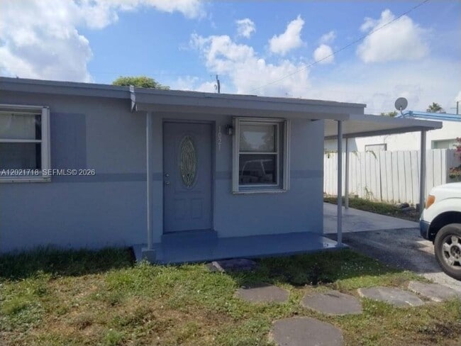 Photo - 1021 W 2nd St