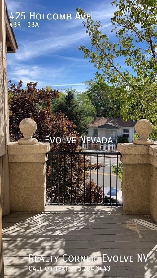 Photo - 425 Holcomb Ave