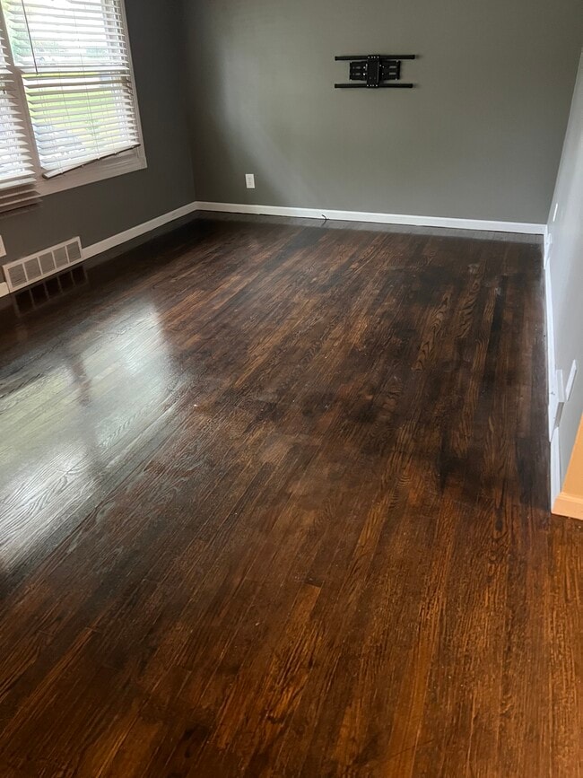 Photo - 3860 Burkey Rd