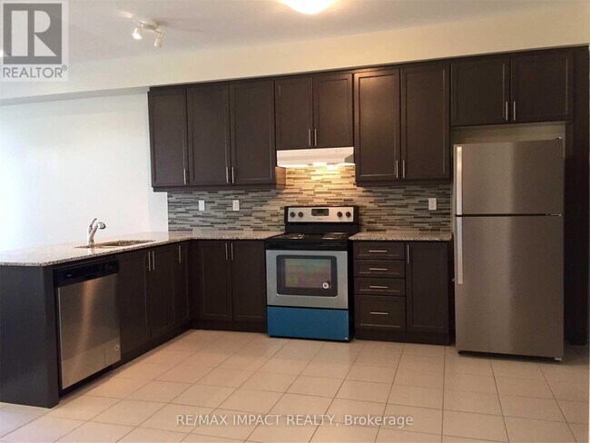 Photo - 20 Rimrock Cres