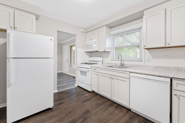 Photo - 14069 Helen St