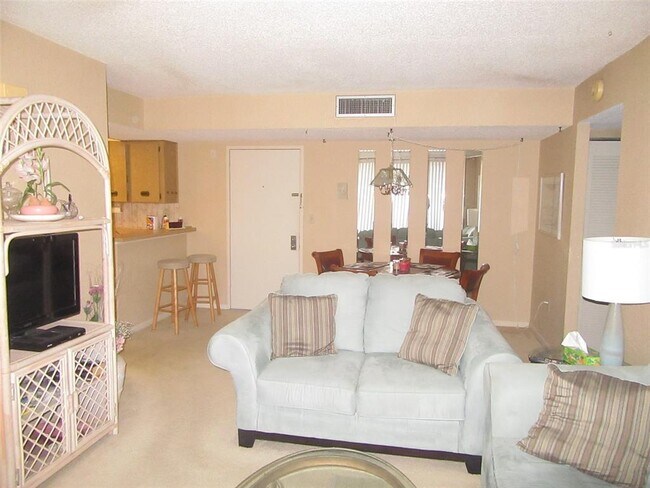 Photo - 3006 Caring Way Unidad 422