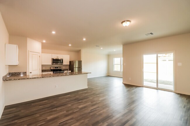 Photo - 5516 Fox Blf Dr