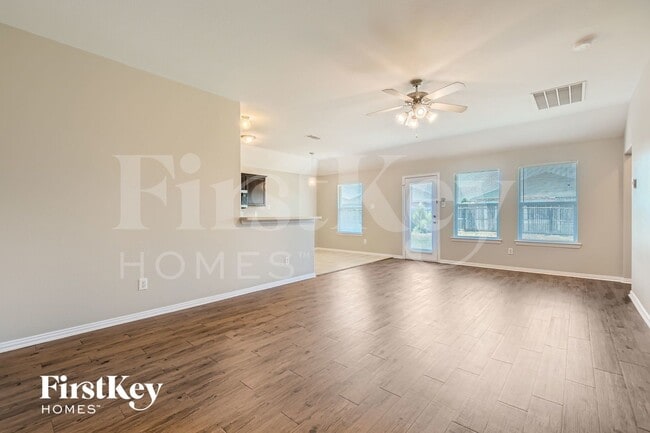 Photo - 1825 Ridgecrest Dr