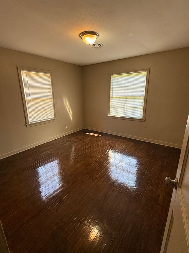 Photo - 3 Bedroom, 1 Bathroom Home for Rent