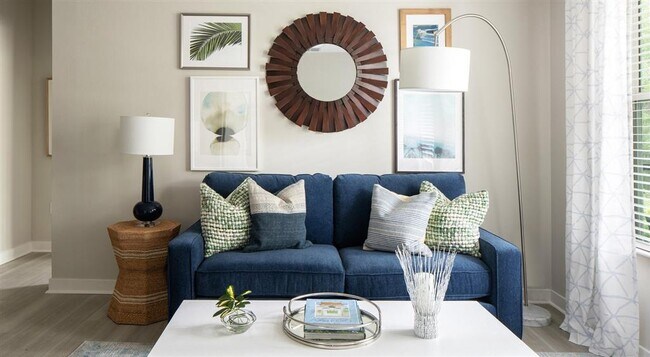 Photo - Luna at Lake Shadow