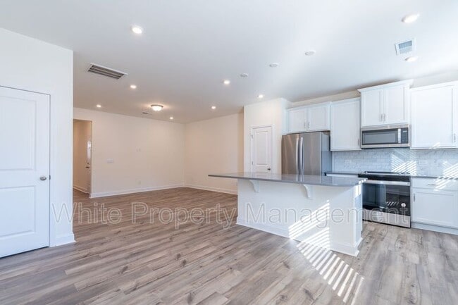 Photo - 1556 Cedar Tree Dr