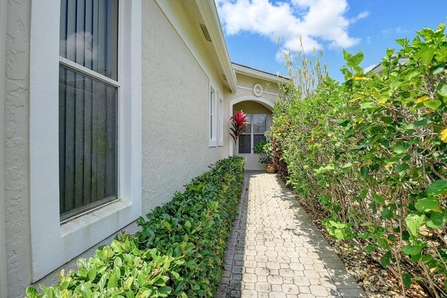 Photo - 7725 Rockford Rd