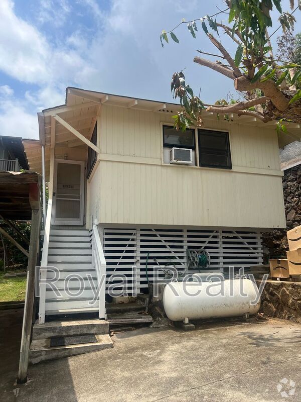 Building Photo - 3834 Anuhea St Rental