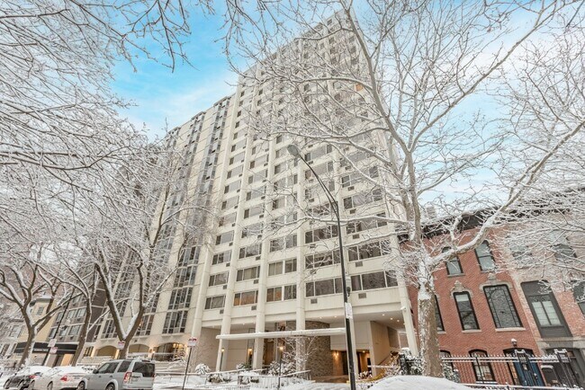 Building Photo - 1344 N Dearborn St Unit 5F