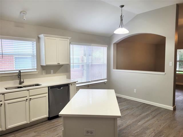 Photo - 800 Sequoia Dr