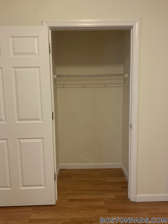 Photo - 81 Essex St Unidad 83