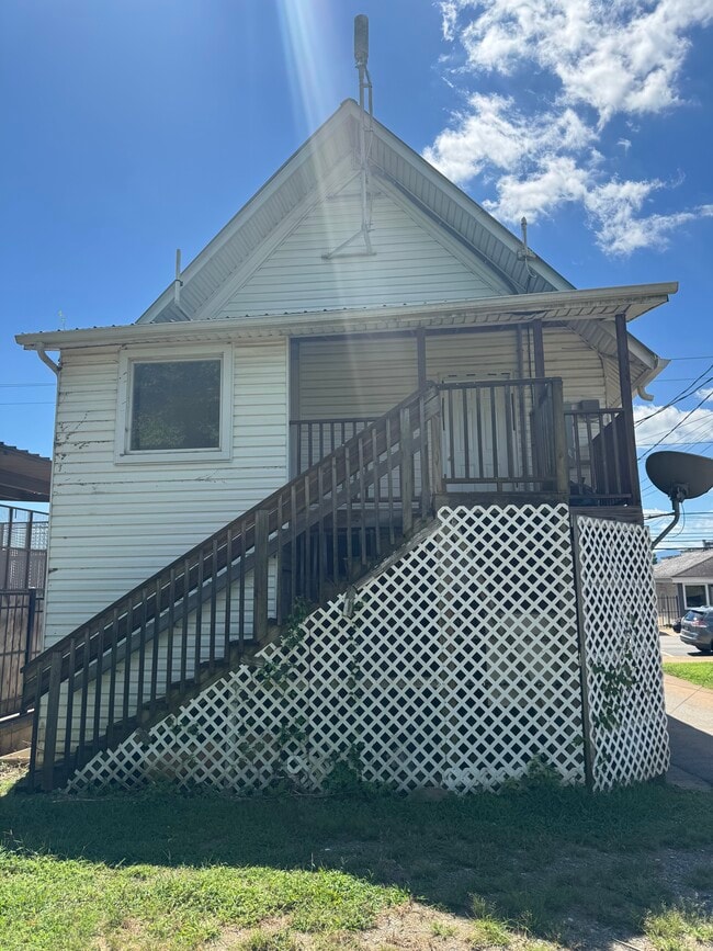 Building Photo - 104 W Main St Unit B Rental