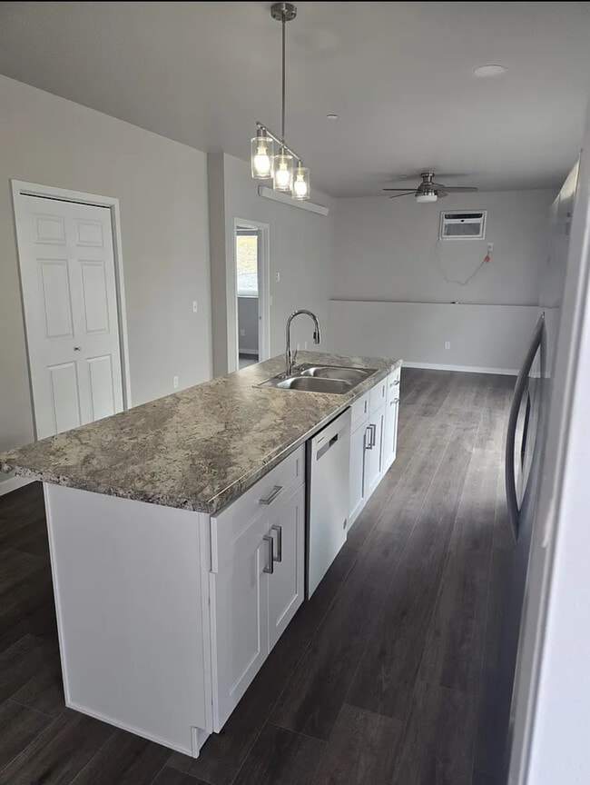 Photo - 2503 Hennessy Dr