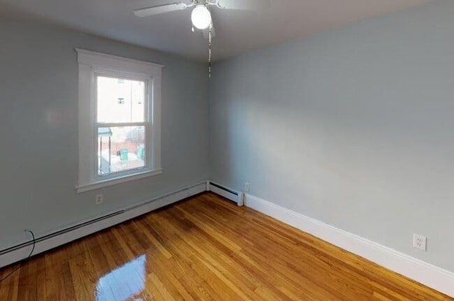 Building Photo - 121 Johnson St Unit 2L