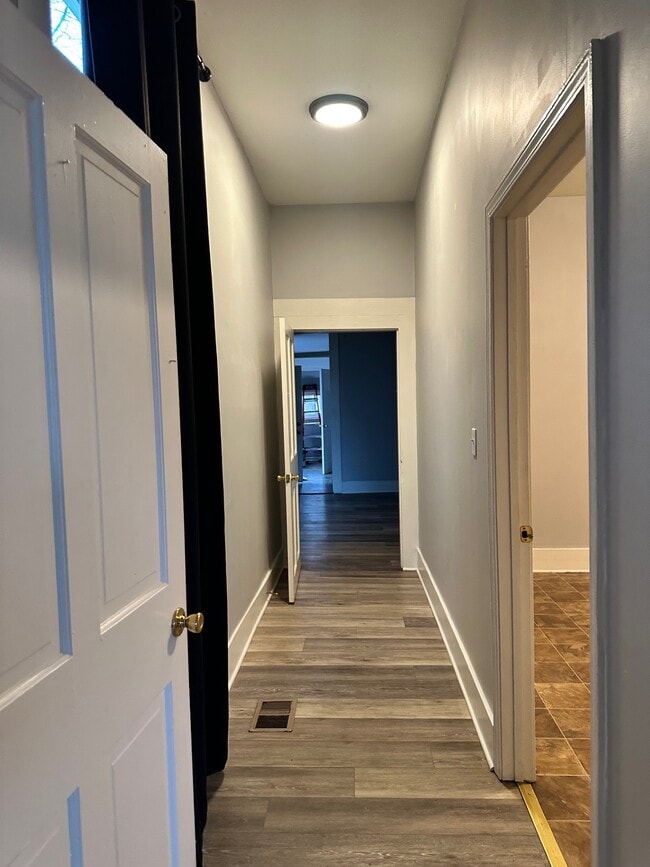 Photo - 1005 Charles St