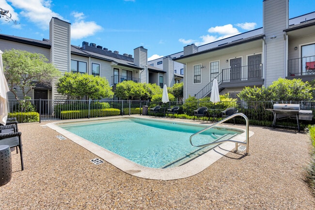 1503 N Garrett Ave Unit 107