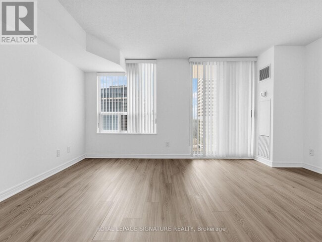 Photo - 43 Eglinton Ave E Unit 1801