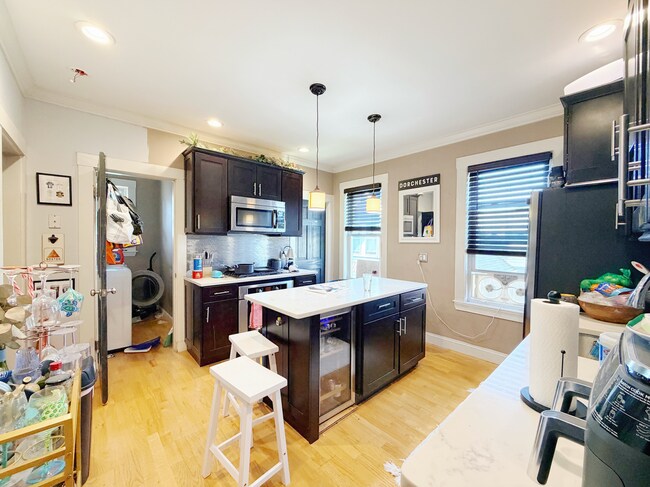 17 Pleasant St Unit 3