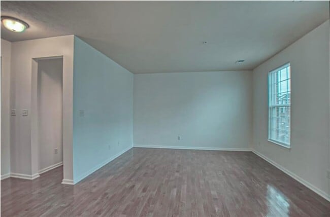 Photo - 403 Pointe View Dr