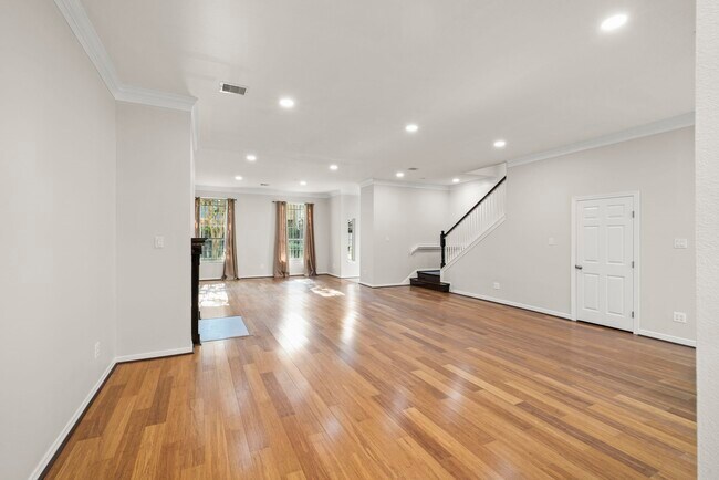 Photo - 4023 Breakwood Dr