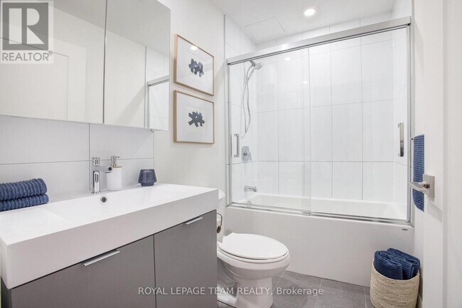 Photo - 1655 Carling Ave Unité B1610
