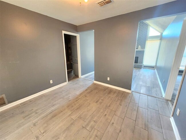 Photo - 6061 Briarhurst Dr