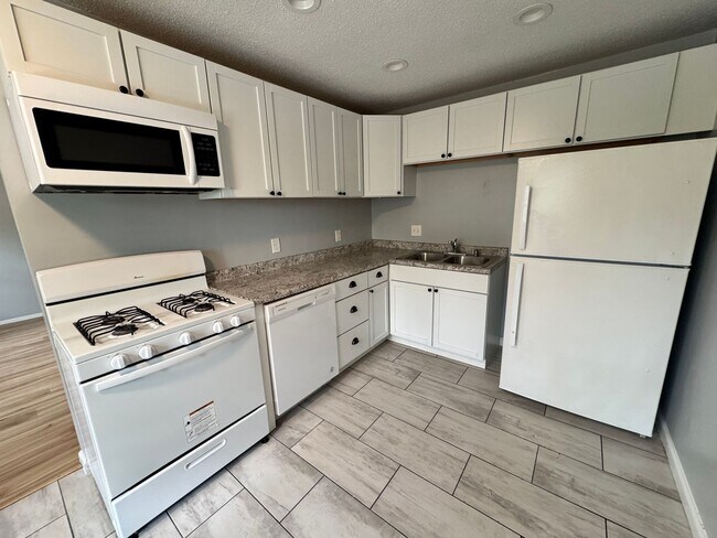 3234 Heatherton Dr Unit 6