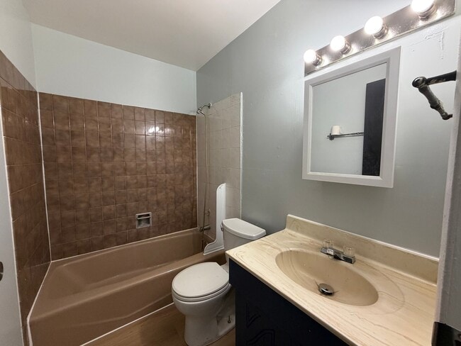 Photo - 1068 Bristol Ct