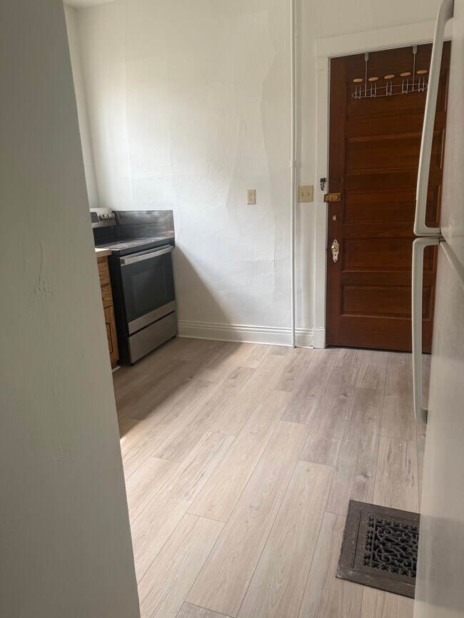 Photo - 1722 Wisconsin Ave Unit Lower