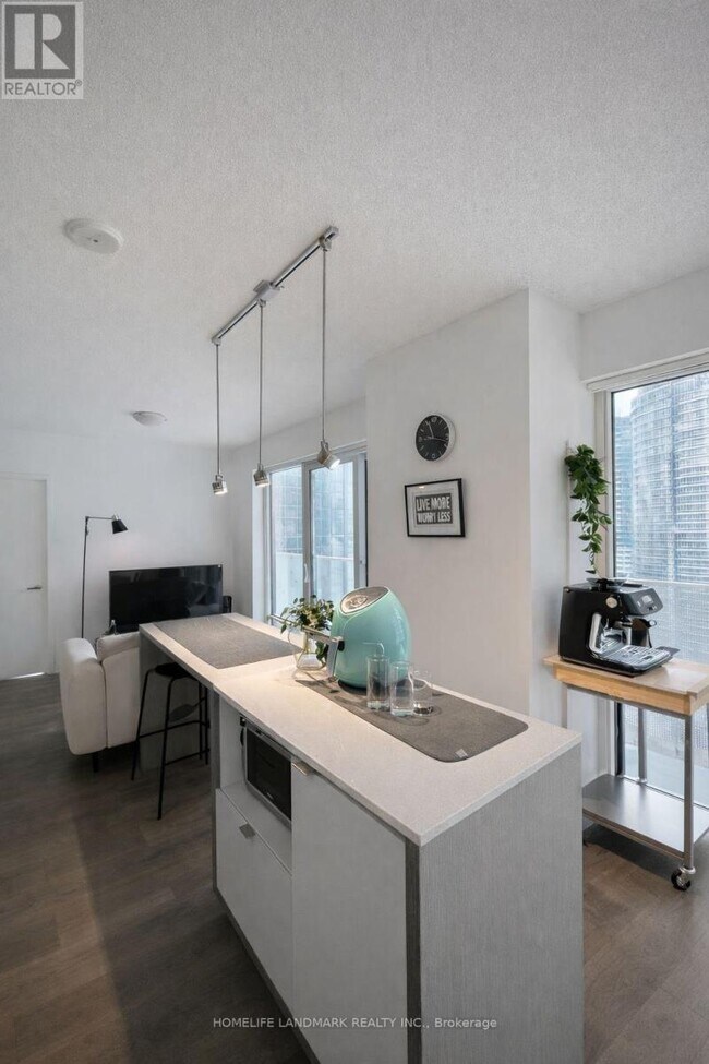 Photo - 88 Harbour St Unit 2010