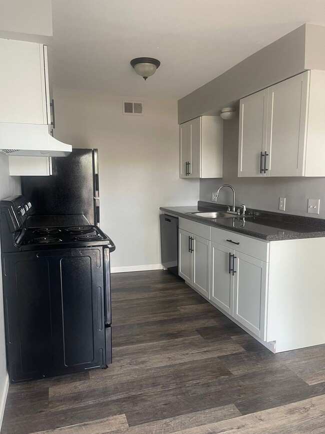 Fully remodeled unit in South Tulsa - Fully remodeled unit in South Tulsa Condo Unit 528