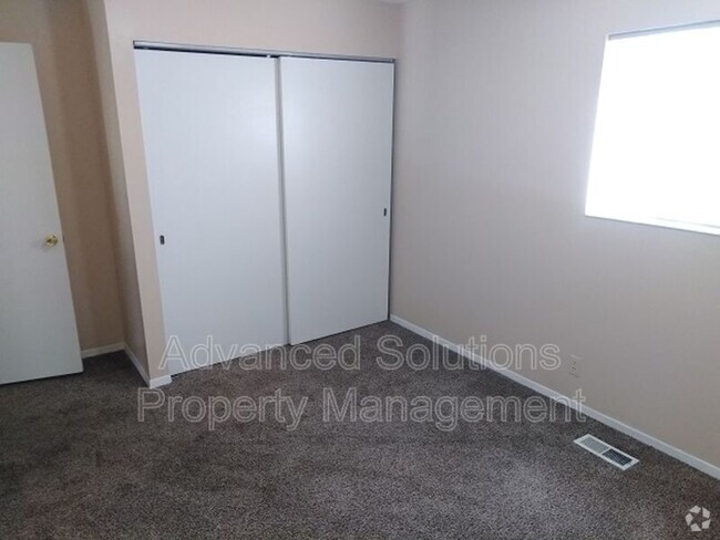 Building Photo - 221-227 S 1500 W Unit 227 Rental