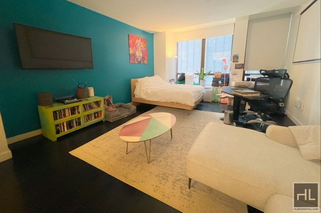 Photo - WALL STREET Unit 8