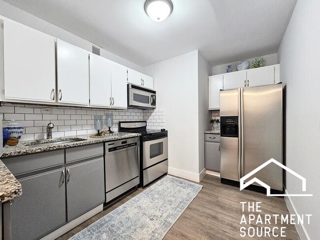 Photo - 1337 N Dearborn St