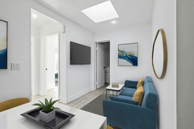 850 N Van Ness Ave Unit 2