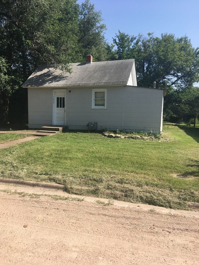 $495 - 1 bed 1 bath - Single Family Home - $495 - 1 bed 1 bath - Single Family Home