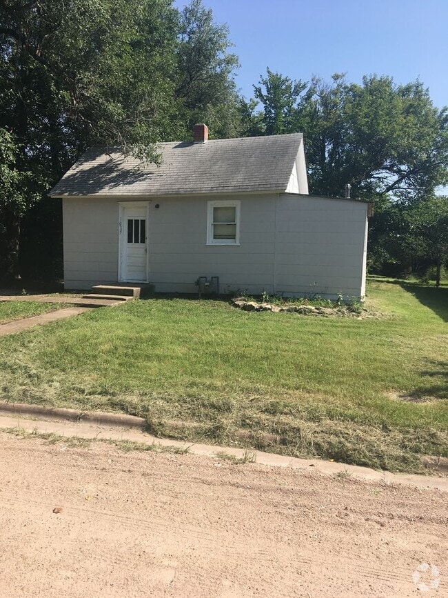 Building Photo - $495 - 1 bed 1 bath - Single Family Home