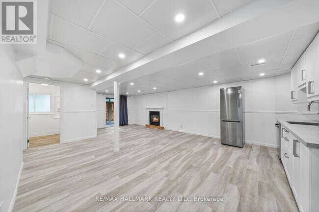 Photo - 237 Osmond Crescent