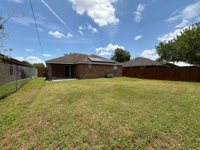 Photo - 307 W Reid Dr