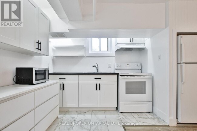 Photo - 6 - 252 SIXTH STREET